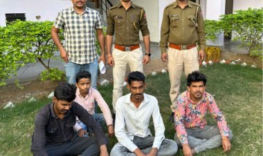 Social media पर बदमाशों को फॉलो करने वाले 4 लोगों पर पुलिस ने की कार्यवाही