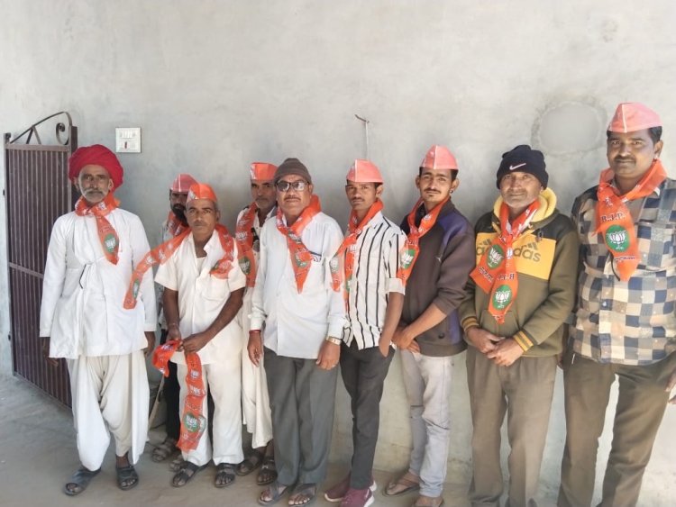 भाजपा पोषाणा मंडल में नवमतदाता पंजीयन के तहत बूथों में किया गया पंजीयन