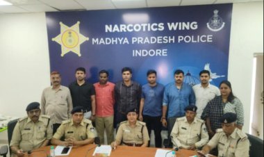 नारकोटिक्स विंग इंदौर के हाथ लगी बडी सफलता एक आरोपी के कब्जे से 80 किलो 250 ग्राम अफीम जप्त की गई, जिसकी अंतरराष्ट्रीय कीमत 02 करोड़ 40 लाख रुपये आंकी गयी है