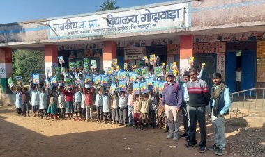 झाड़ोल के 6 सरकारी विद्यालयों के बच्चो को चित्रकला कीट बांटे