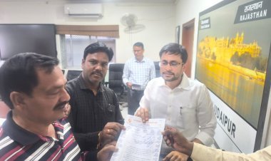 अतिलम्बित मांग अनुकम्पा नियुक्ती आदेश के बावजूद भटक रहे अभ्यर्थियों को नियुक्ति हेतू जिला कलक्टर को सौंपा ज्ञापन