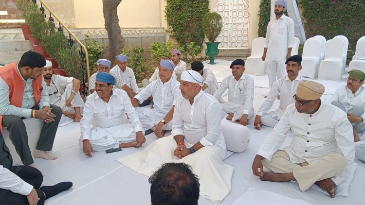 केंद्रीय मंत्री रामदास अठावले पहुंचे सिटी पैलेस, श्री अरविंद सिंह मेवाड़ के निधन पर व्यक्त किया शोक
