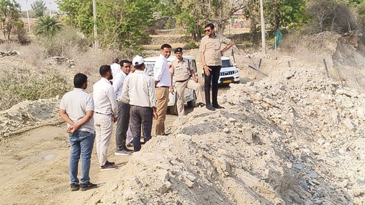 जिला कलक्टर रहे कुराबड़ दौरे पर खनन क्षेत्रों का अवलोकन, अवैध खनन पर अंकुष के निर्देष तहसील कार्यालय का भी किया निरीक्षण