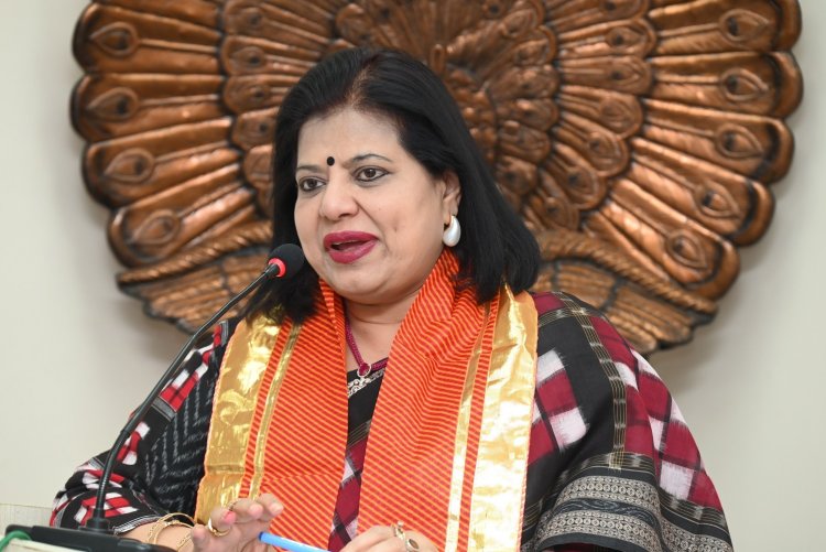 महामना मदन मोहन मालवीय राष्ट्रीय पत्रकारिता रत्न सम्मान से अभिषेक श्रीवास्तव हुए सम्मानित