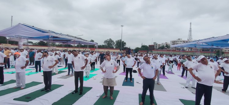 उदयपुर में 11वें अंतरराष्ट्रीय योग दिवस पर गांधी ग्राउंड में भव्य योग कार्यक्रम