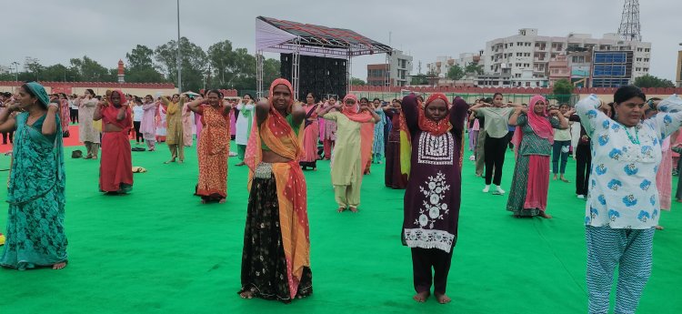 उदयपुर में 11वें अंतरराष्ट्रीय योग दिवस पर गांधी ग्राउंड में भव्य योग कार्यक्रम