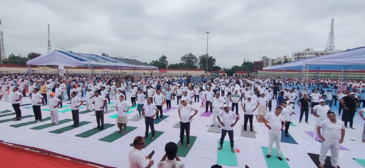 उदयपुर में 11वें अंतरराष्ट्रीय योग दिवस पर गांधी ग्राउंड में भव्य योग कार्यक्रम