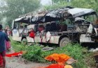 देवघर सड़क हादसा: कांवड़ियों से भरी बस और ट्रक की टक्कर में 18 की मौत, कई घायल
