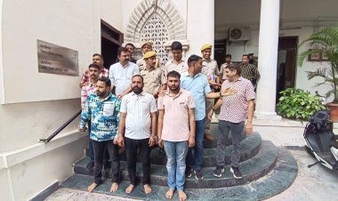 हिरणमगरी पुलिस की बड़ी सफलता: 10 हजार के इनामी दलपत सिंह समेत तीन गिरफ्तार, 4 देसी पिस्टल, 19 कारतूस और कार जब्त