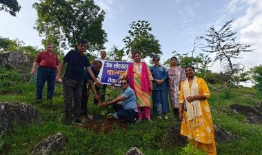 जेएसजी वात्सल्य ने किया पौधरोपण, पर्यावरण संरक्षण का लिया संकल्प