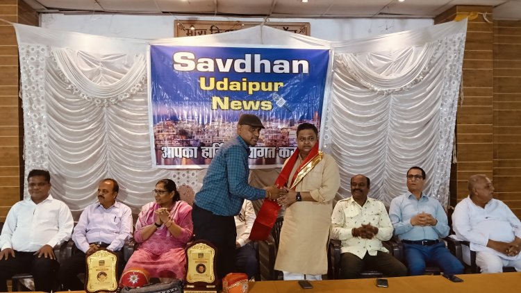 सावधान उदयपुर न्यूज़ ने मनाया स्थापना दिवस: पत्रकारों और होनहार विद्यार्थियों का हुआ सम्मान