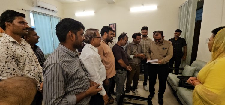 माउंट आबू में पत्रकारों पर हमले को लेकर राजसमंद में विरोध प्रदर्शन, मुख्यमंत्री को सौंपा ज्ञापन