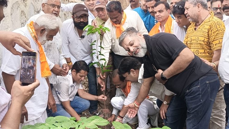 प्राचीन श्री रोकड़िया हनुमान मंदिर, गुलाब बाग में जीर्णोद्धार कार्य का शुभारंभ