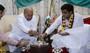 कर्नाटक राज्यपाल ने मेवाड़ धर्म प्रमुख से की विशेष भेंट, सोमनाथ शिवलिंग अंशों का पूजन