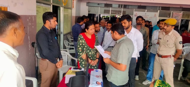 उदयपुर शहरी सेवा शिविर 2025: जिला कलक्टर नमित मेहता ने निरीक्षण, आमजन की समस्याएं सुनी