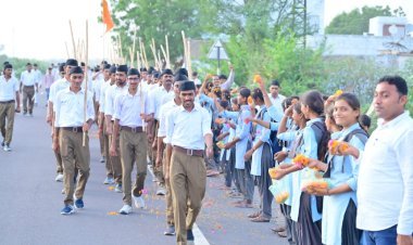 राष्ट्रीय स्वयंसेवक संघ के शताब्दी वर्ष पर बेरी गांव में हुआ संचलन, श्री कृष्णा जिला प्रचारक ने संघ की 100 वर्षीय गौरव यात्रा पर डाला प्रकाश