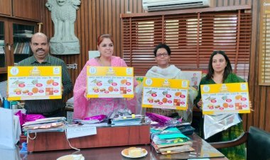 दीपावली 2025: सहकारी उपभोक्ता थोक भण्डार में शुद्ध मिठाईयाँ वाजिब दाम पर, संभागीय आयुक्त ने किया पोस्टर विमोचन