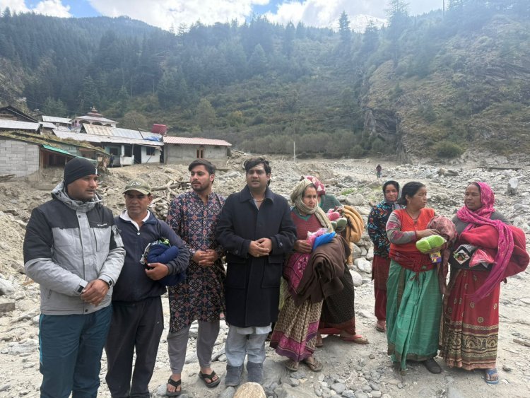 मेवाड़ धर्मप्रमुख ने मनाई आपदाग्रस्त लोगों के बीच दिवाली | गंगोत्री धाम के धराली गांव में बांटी खुशियां