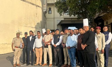 ताज फतेह प्रकाश पैलेस उदयपुर में सड़क सुरक्षा जागरूकता सत्र आयोजित | डीएसपी अशोक आंजना ने दी ट्रैफिक सुरक्षा टिप्स