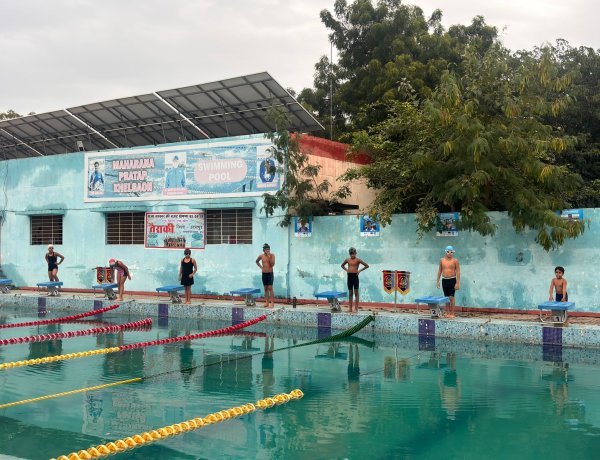 राष्ट्रीय एकता दिवस पर उदयपुर खेलगांव में तैराकी प्रतियोगिता में बच्चों ने दिखाया जल कौशल