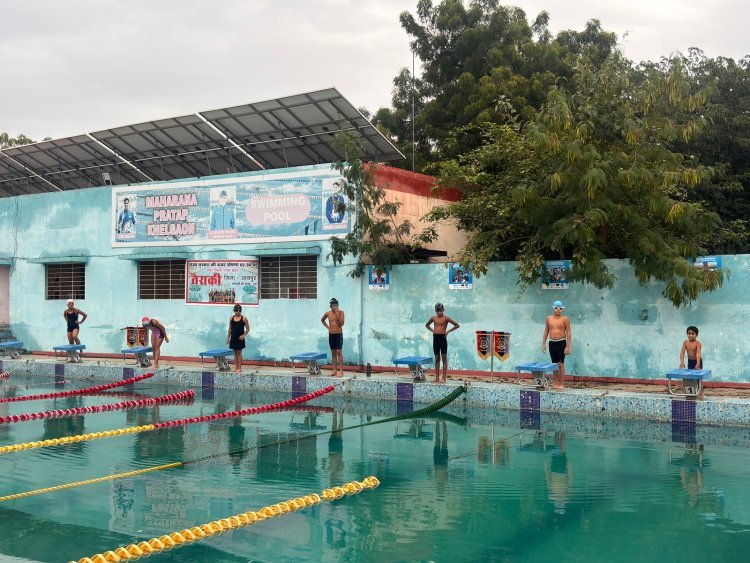 राष्ट्रीय एकता दिवस पर उदयपुर खेलगांव में तैराकी प्रतियोगिता में बच्चों ने दिखाया जल कौशल