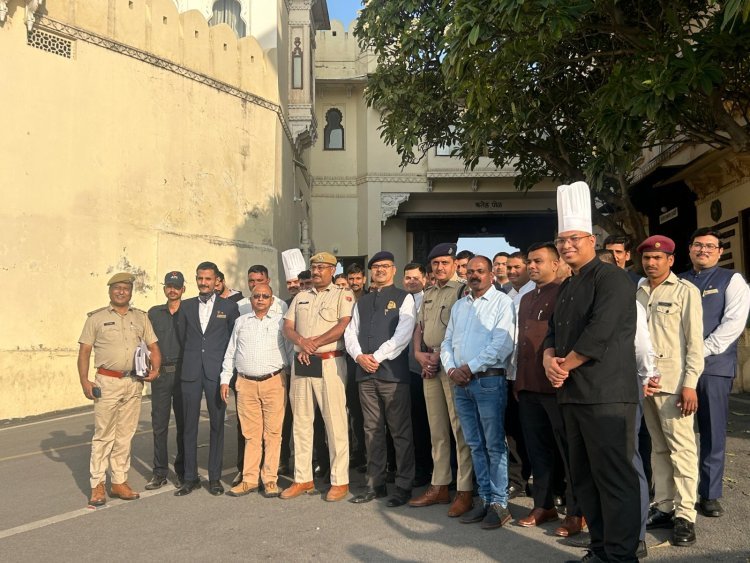 ताज फतेह प्रकाश पैलेस उदयपुर में सड़क सुरक्षा जागरूकता सत्र आयोजित | डीएसपी अशोक आंजना ने दी ट्रैफिक सुरक्षा टिप्स