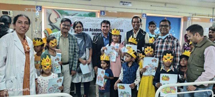 बाल दिवस पर भर्ती बच्चों की पेंटिंग प्रतियोगिता — अभिनेत्री पद्मप्रिया ने दिए पुरस्कार | RNT मेडिकल कॉलेज उदयपुर