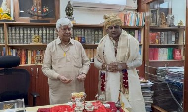 विश्व हिंदू परिषद के अंतर्राष्ट्रीय अध्यक्ष आलोक कुमार ने किए समयांतक मणि शिवलिंग के दर्शन शिवलिंग की पूजा—अर्चना कर की विश्व कल्याण की कामना