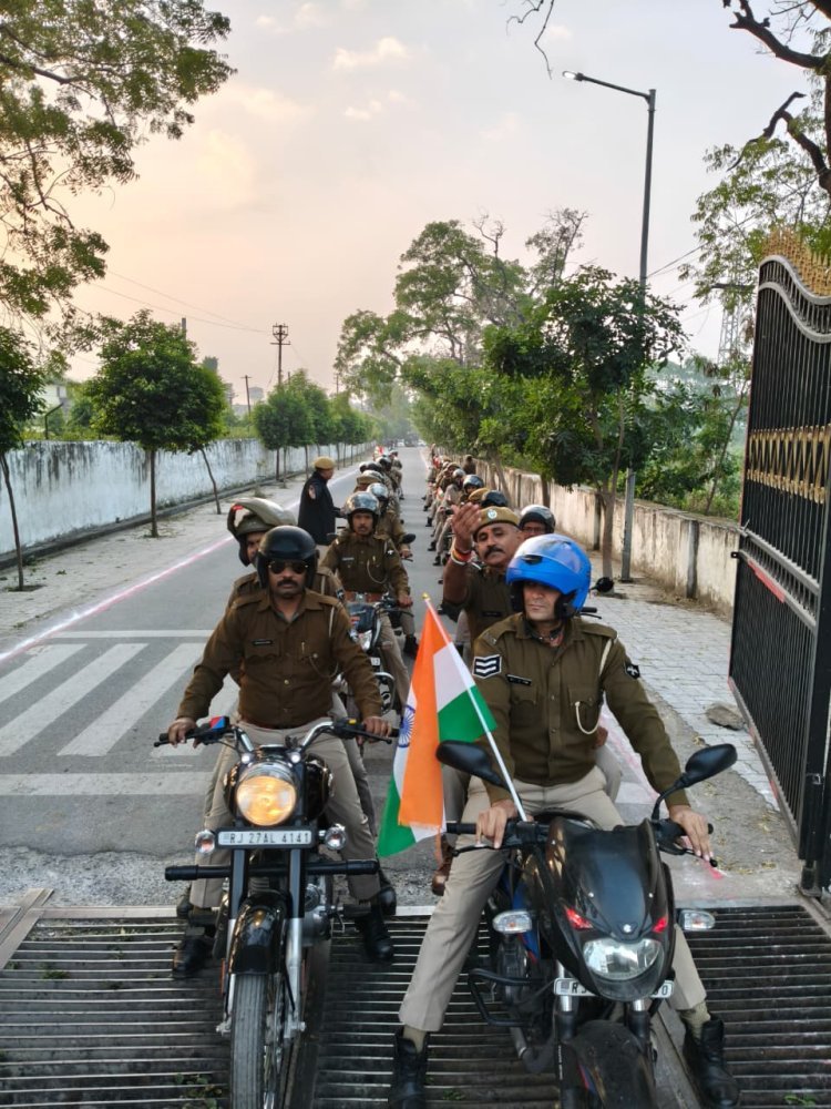 उदयपुर में होमगार्ड की हेलमेट जागरूकता रैली, सुरक्षा संदेश के साथ निकली बाइक रैली