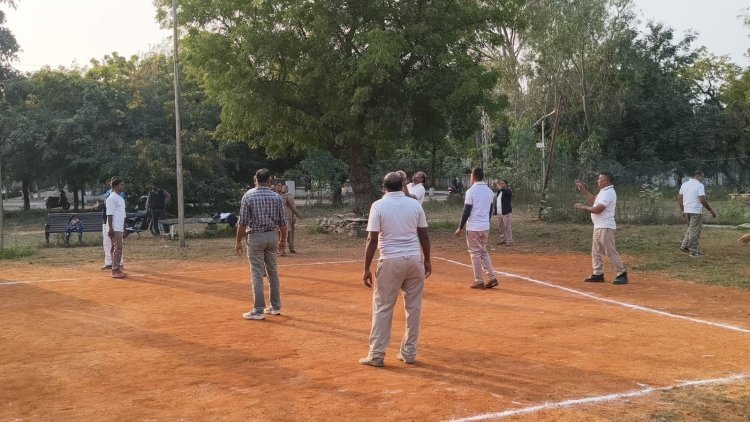 गृह रक्षा स्थापना दिवस: होमगार्ड जवानों की वॉलीबॉल प्रतियोगिता में दमदार भागीदारी