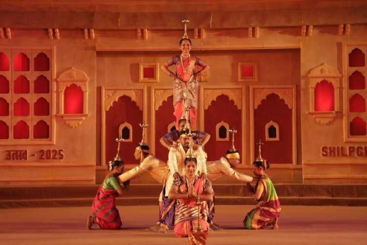 शिल्पग्राम उत्सव-2025: बंगाल के राय बेंसे नृत्य ने बिखेरा शौर्य और लोक संस्कृति का रंग