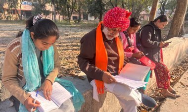 68 वर्ष की उम्र में एमए फाइनल की परीक्षा देने पहुंचे विधायक फूलसिंह मीणा | बेटियों से मिली शिक्षा की प्रेरणा