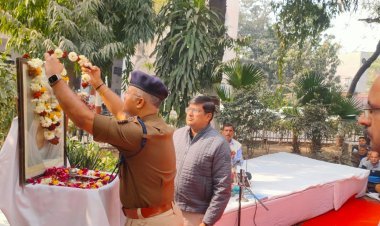 शहीद दिवस पर उदयपुर कलेक्ट्रेट में बापू को श्रद्धांजलि, जागरूकता रथ रवाना