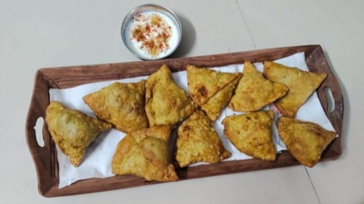 हरियाली समोसा रेसिपी: पालक से बना कुरकुरा और हेल्दी देसी स्नैक