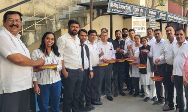 कोर्ट परिसर में अधिवक्ताओं ने लगाए परिंडे, पक्षियों के लिए पानी की व्यवस्था का सराहनीय प्रयास