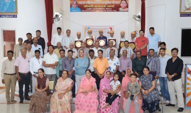 हिन्दी पत्रकारिता के 200 वर्ष पूर्ण होने पर आयोजित समारोह में पत्रकारिता को सामाजिक परिवर्तन का सशक्त माध्यम बताया गया