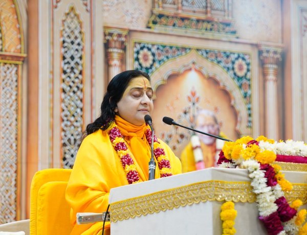 चित्त रूपी दर्पण का मार्जन ही कृष्ण प्राप्ति का मार्ग — पूजनीया रासेश्वरी देवी जी