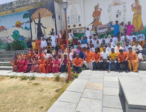 मांझी मंदिर में वैदिक मंत्रोच्चार के साथ संपन्न हुआ सामूहिक रुद्राभिषेक पाठ