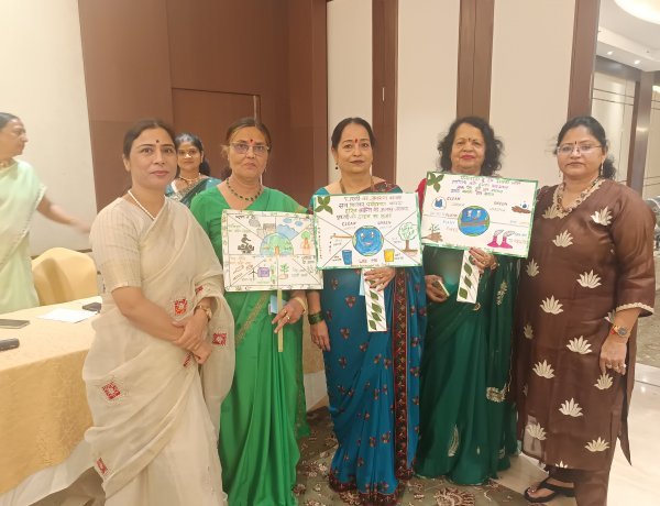 ओसवाल बड़े साजन महिला शक्ति की बैठक में पर्यावरण संरक्षण का संदेश, पौधे व जूट बैग वितरित महिलाएं पर्यावरण संरक्षण की सबसे बड़ी संवाहक: अर्चना सिंह चारण