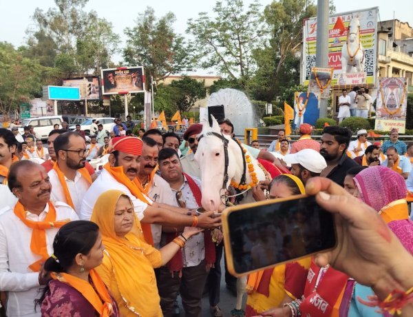 चेतक सर्कल पर गूंजा महाराणा प्रताप जयंती का शौर्य, मातृशक्ति ने किया तलवार रास, पहलवानों ने दिखाए हैरतअंगेज करतब