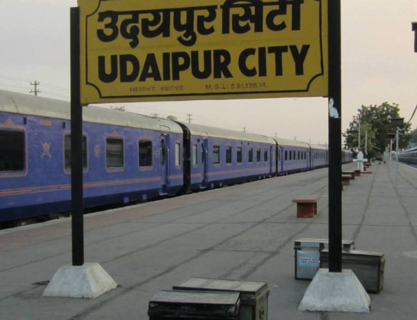 जलभराव से पश्चिम रेलवे प्रभावित, उदयपुर-बांद्रा सहित कई ट्रेनें रद्द