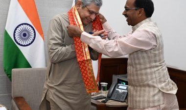 उदयपुर की रेल कनेक्टिविटी को लेकर सांसद डॉ. रावत की रेल मंत्री से मुलाकात, वंदे भारत को सूरत तक बढ़ाने समेत कई मांगें रखीं