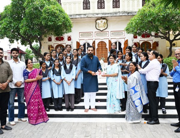 बालिका शिक्षा को मिला संबल, डॉ. लक्ष्यराज सिंह मेवाड़ ने निभाई विद्यादान की परंपरा